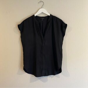 Banana Republic Cap-Sleeve V-Neck Blouses Size Small Black